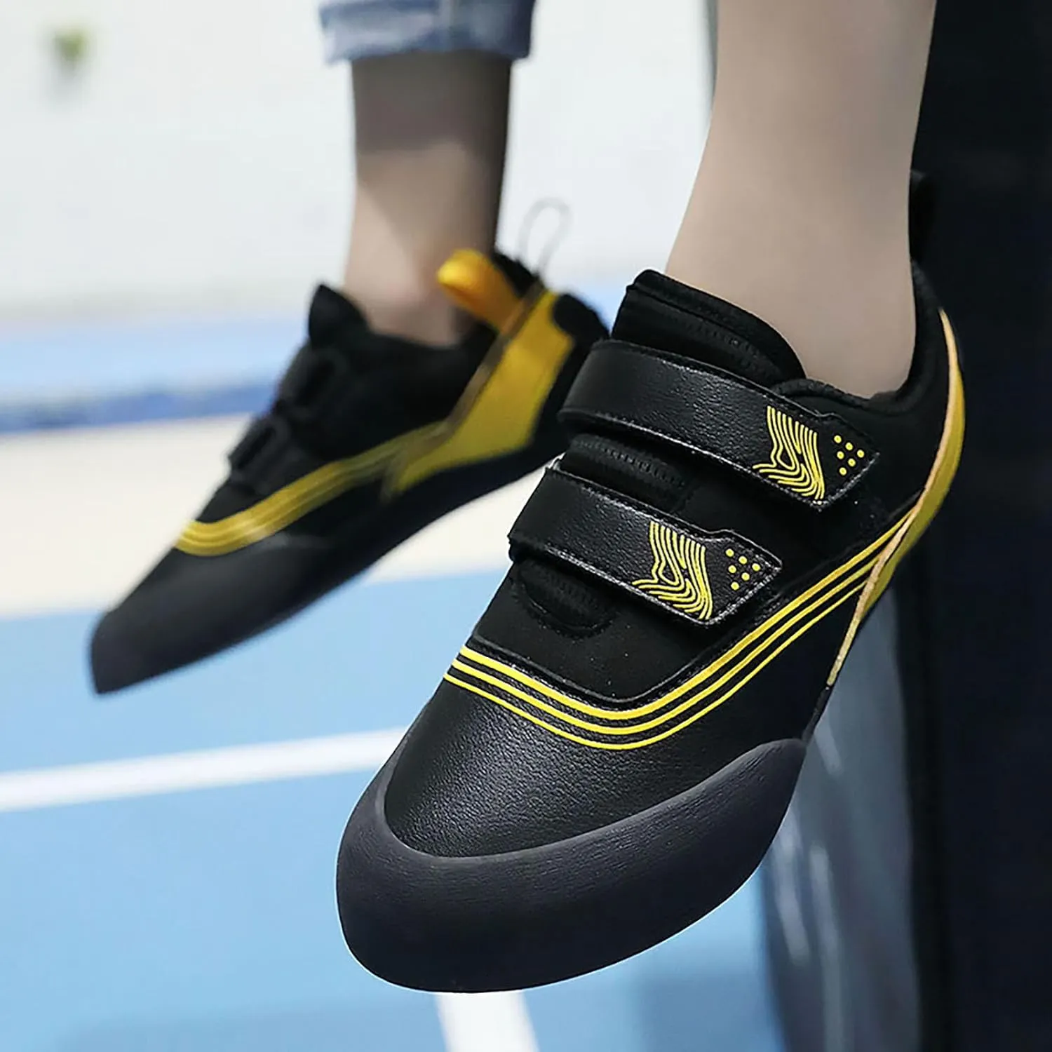 Climbing Shoes Mens Light Anti-Slip Indoor Outdoor Rock Climbing Sneaker for Beginners Professional Climbers