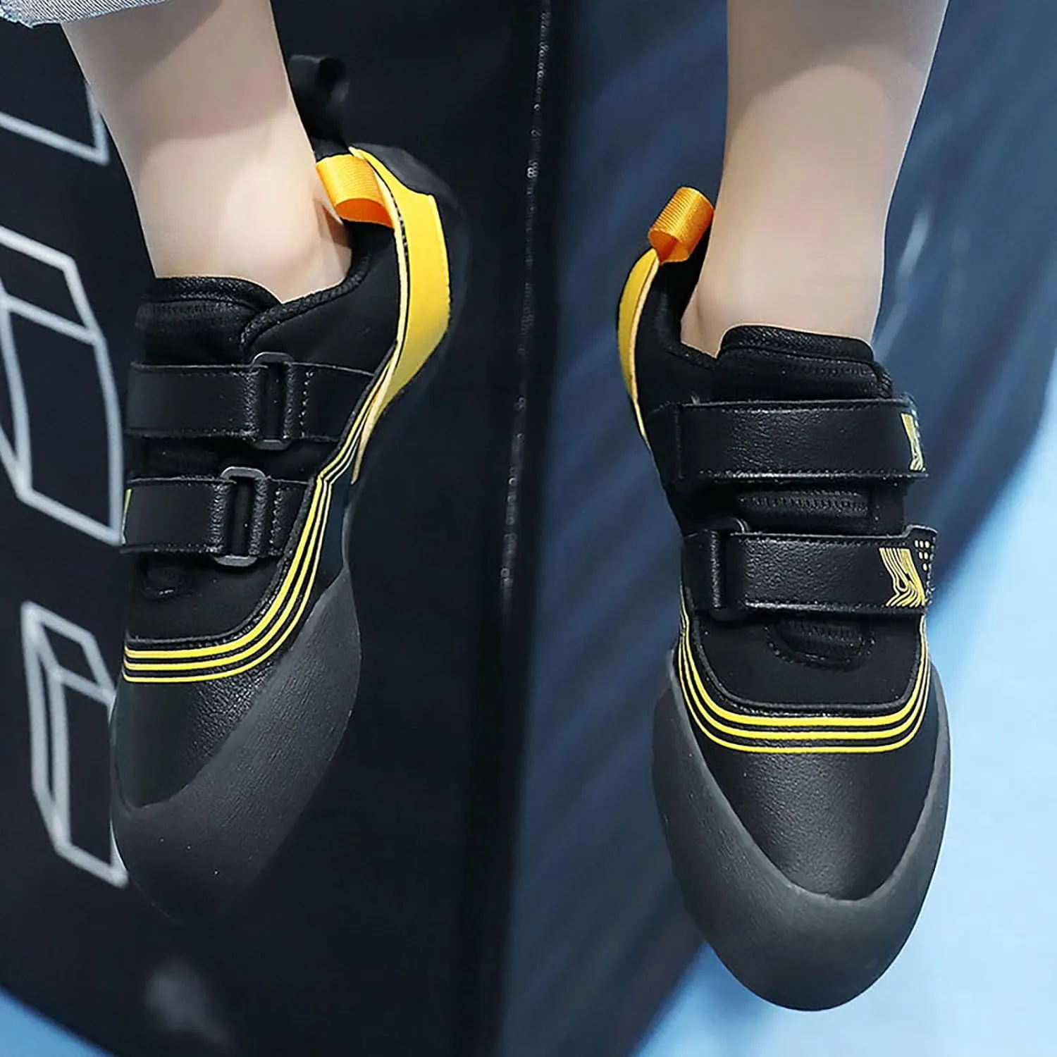 Climbing Shoes Mens Light Anti-Slip Indoor Outdoor Rock Climbing Sneaker for Beginners Professional Climbers