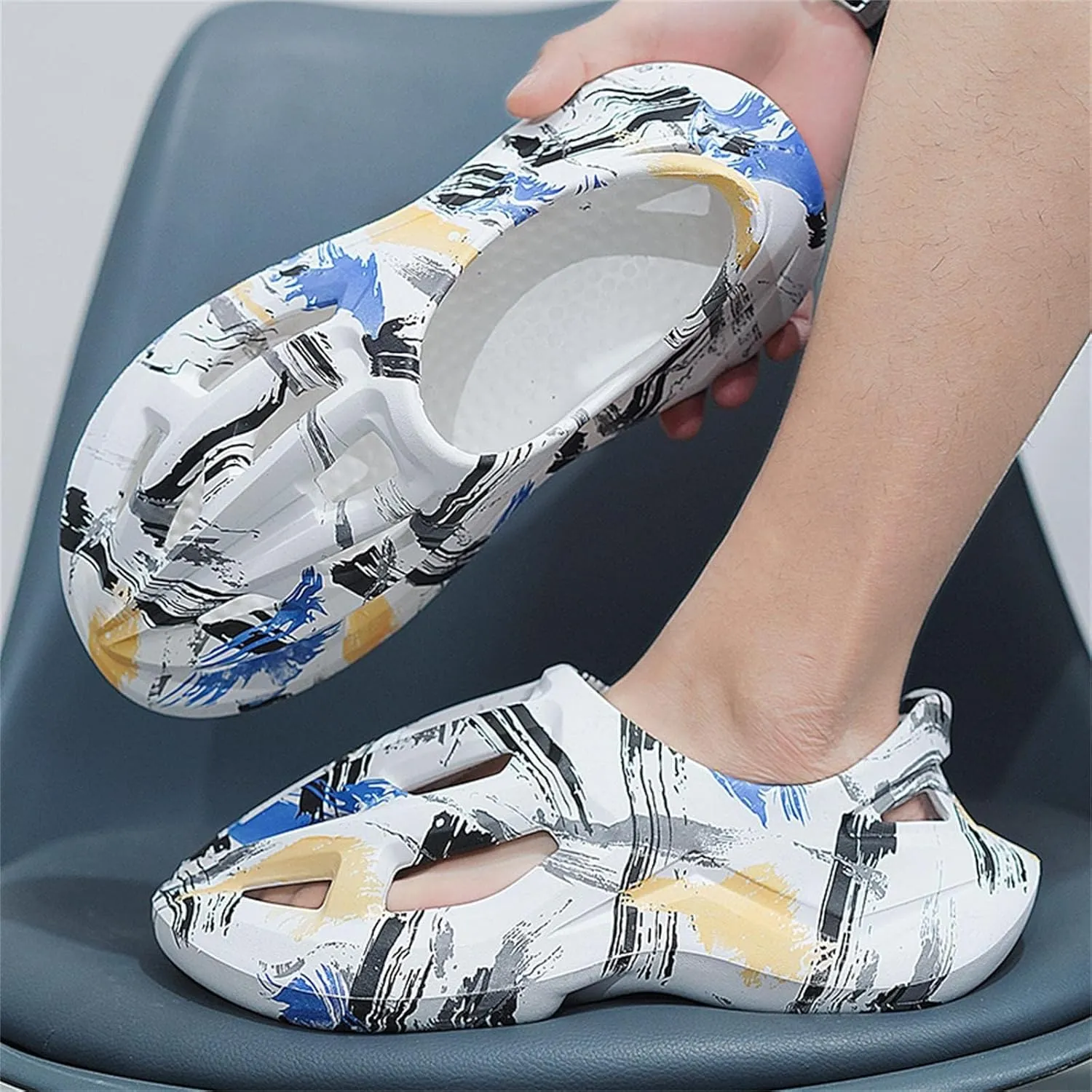 Foam Runners for Men Non-Slip Quick-Drying Outdoor Pillows Shoes Slip-On Soft Beach Sandals Walking Breathable Couple Sneakers Fashion Thick Slippers