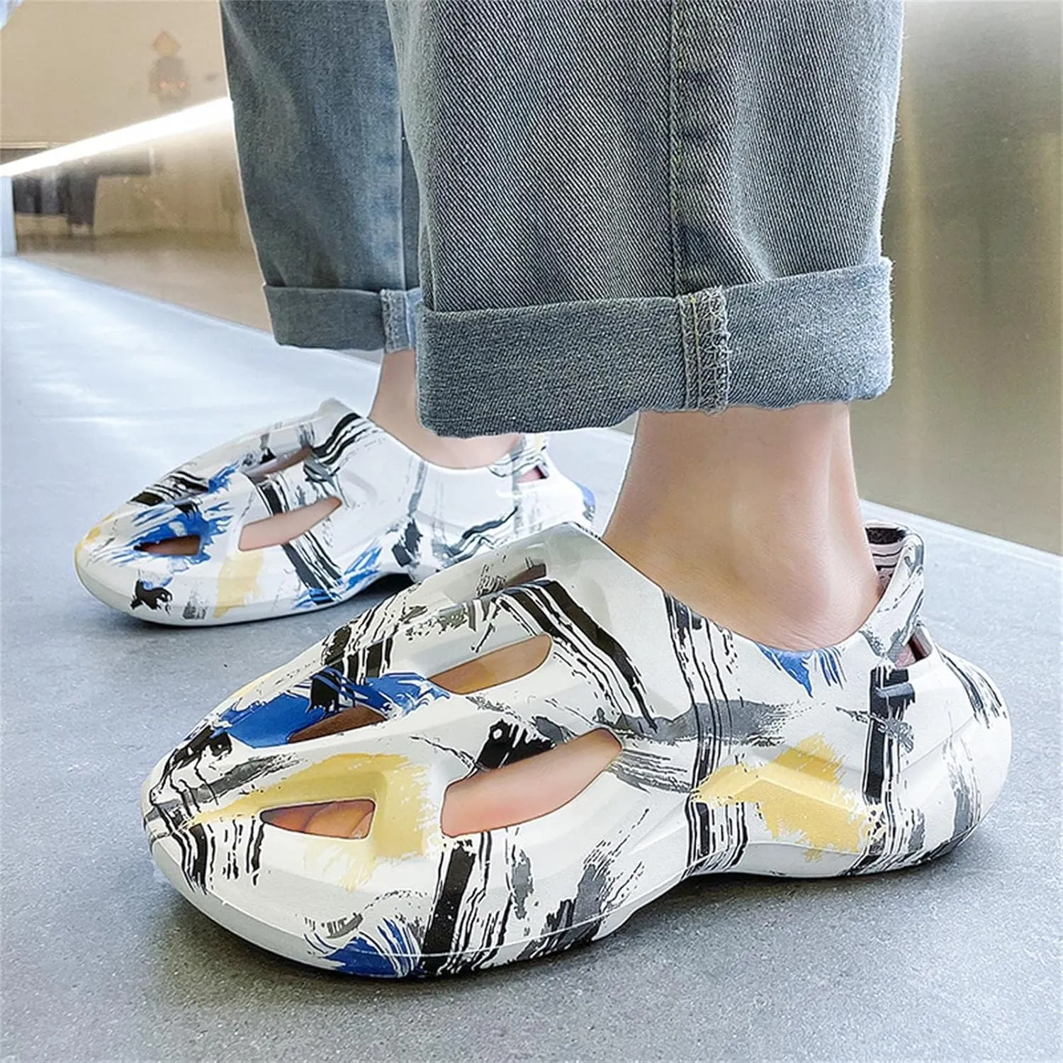 Foam Runners for Men Non-Slip Quick-Drying Outdoor Pillows Shoes Slip-On Soft Beach Sandals Walking Breathable Couple Sneakers Fashion Thick Slippers