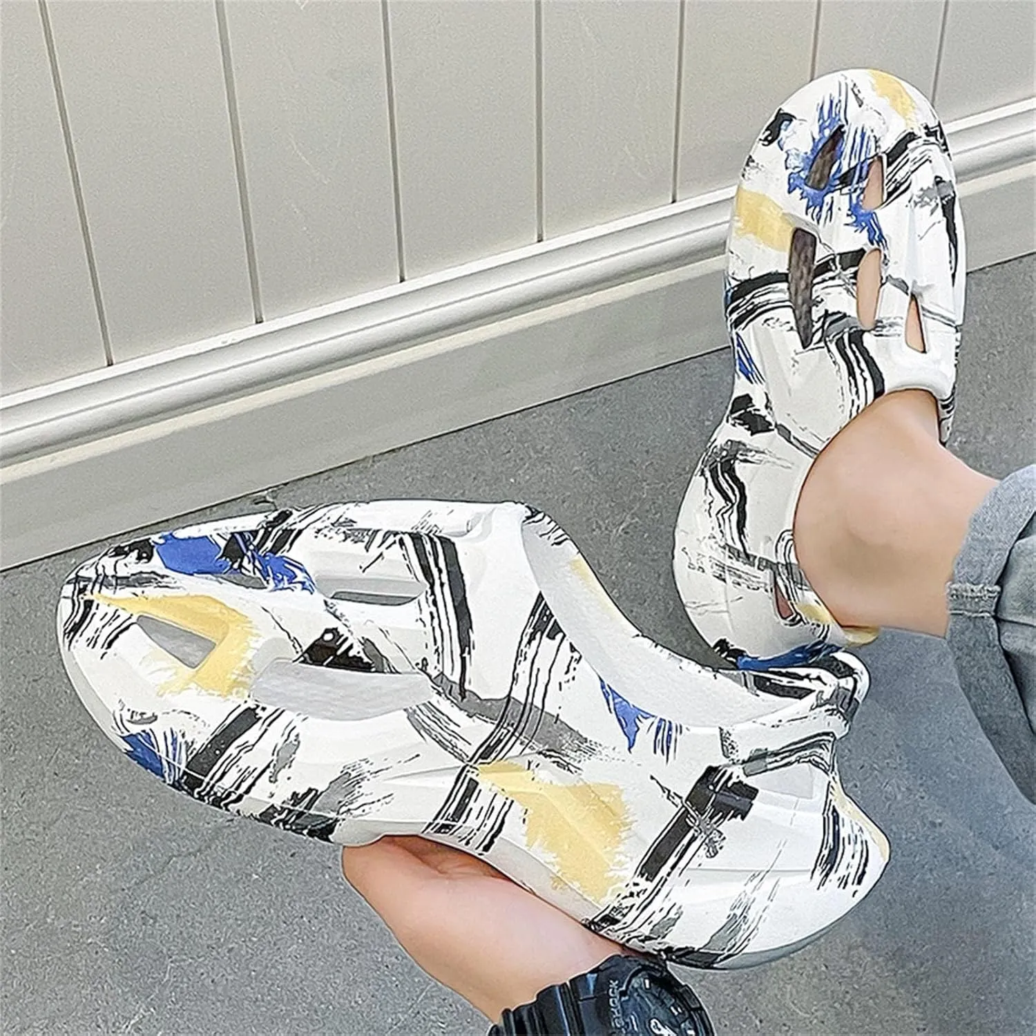 Foam Runners for Men Non-Slip Quick-Drying Outdoor Pillows Shoes Slip-On Soft Beach Sandals Walking Breathable Couple Sneakers Fashion Thick Slippers