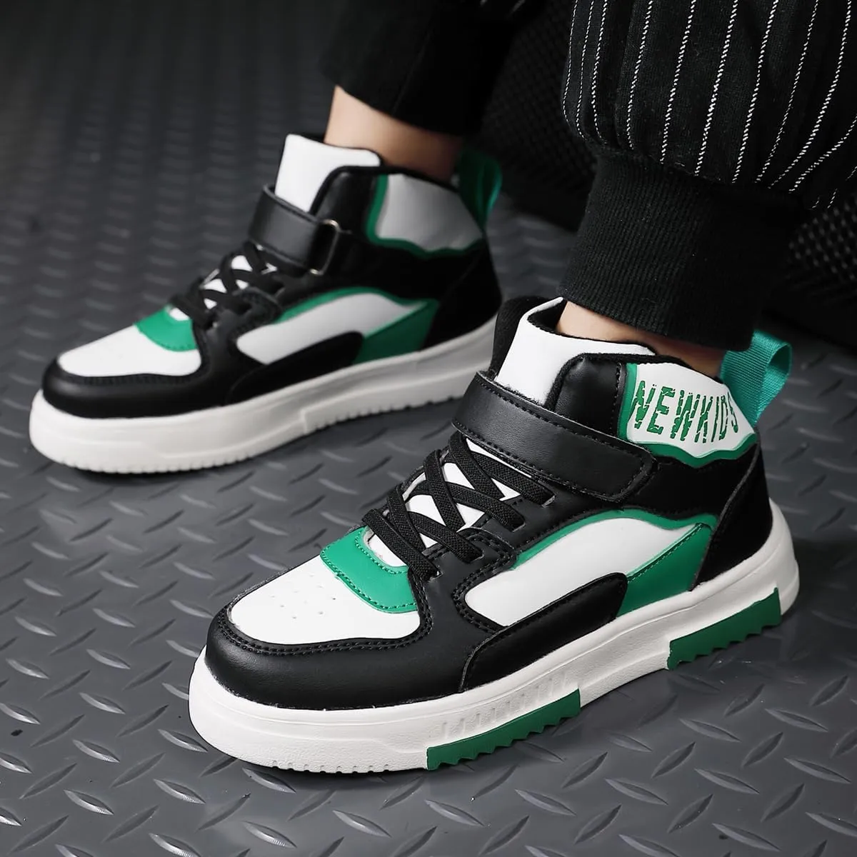 Kids Sneakers for Boys Girls High Top Skate Shoes Unisex-Child Casual Walking Shoes Lightweight Breathable Non-Slip Athletic Shoes