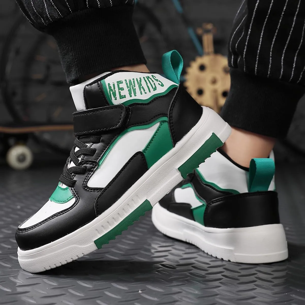 Kids Sneakers for Boys Girls High Top Skate Shoes Unisex-Child Casual Walking Shoes Lightweight Breathable Non-Slip Athletic Shoes
