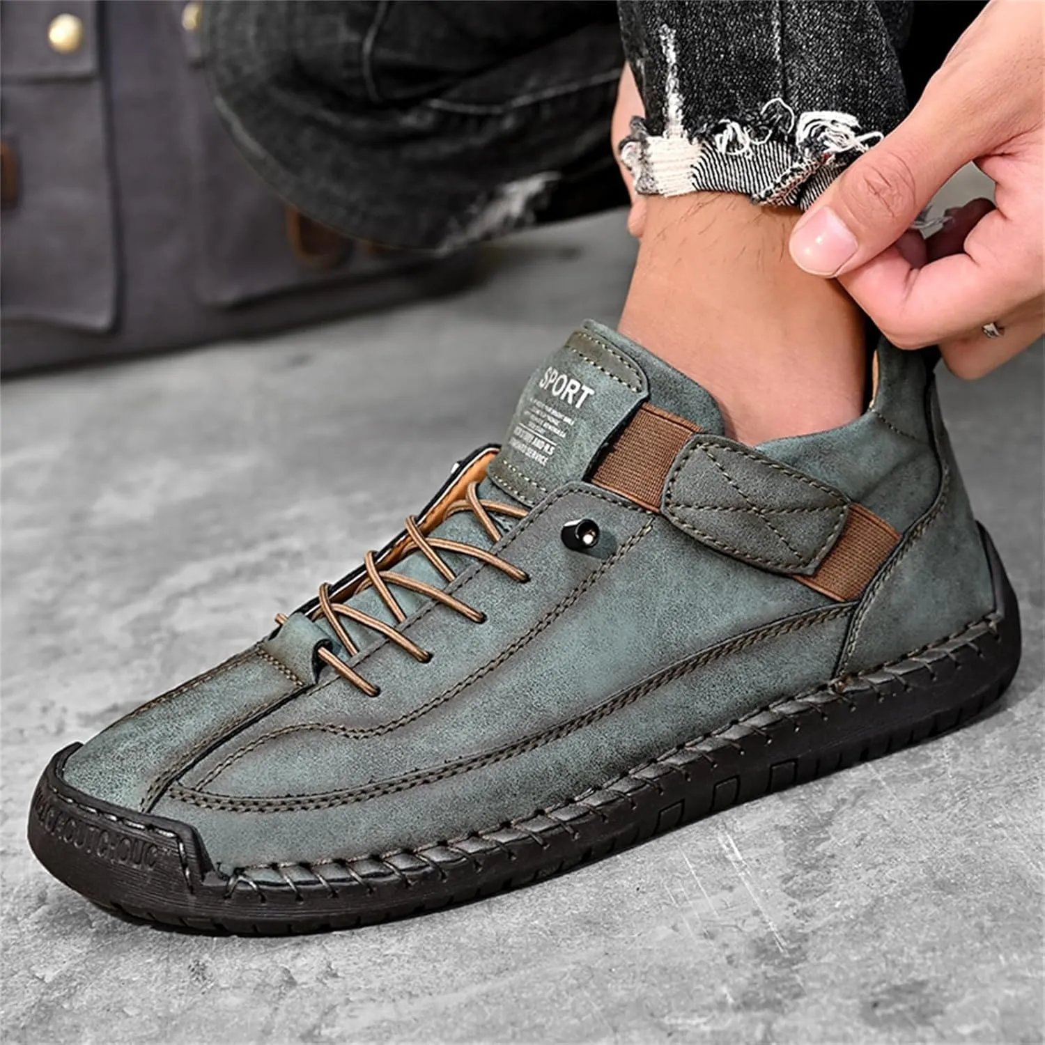 Men'S Hand Stitching Leather Chukka Ankle Boots with Adjustable Elastic Band Casual Slip-On Non-Slip Walking Loafers Retro High Top Flat Shoes