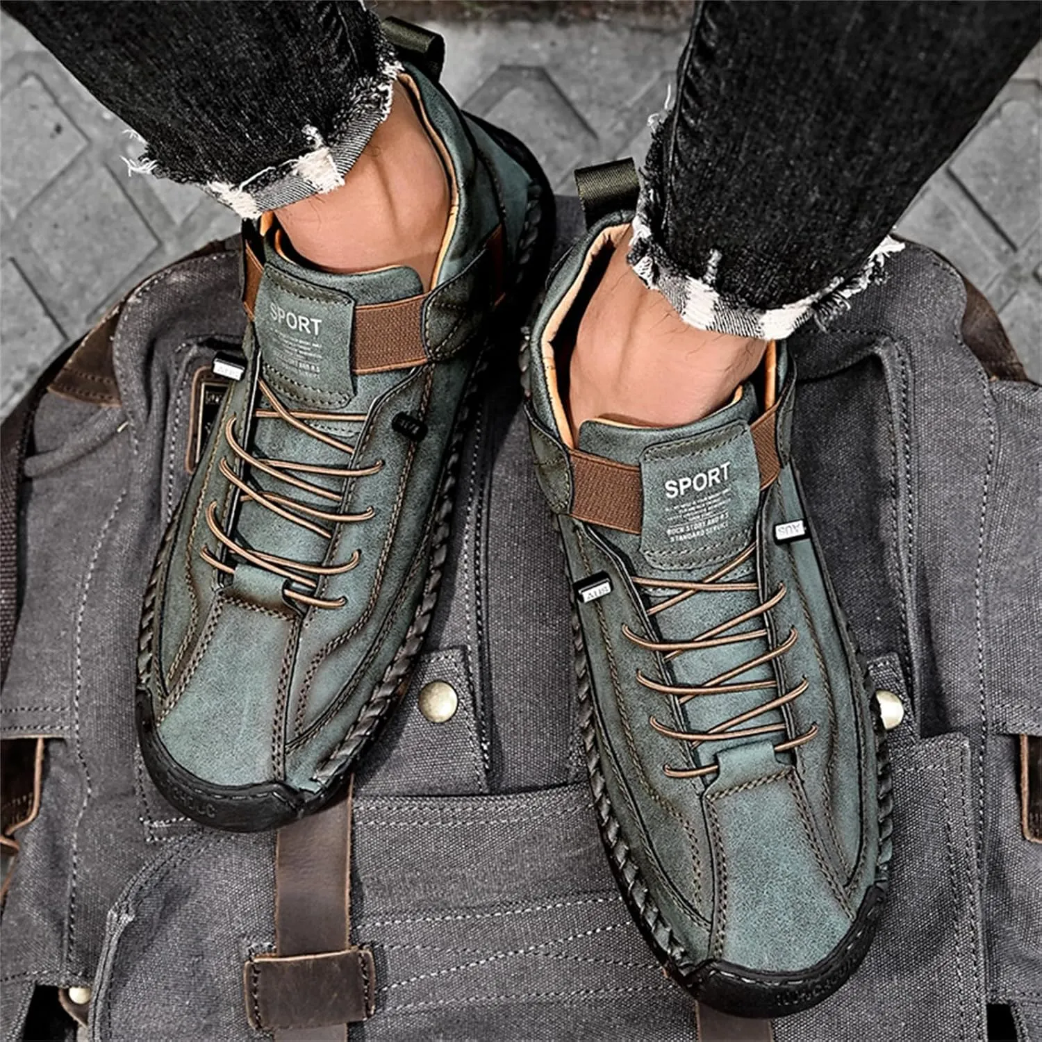 Men'S Hand Stitching Leather Chukka Ankle Boots with Adjustable Elastic Band Casual Slip-On Non-Slip Walking Loafers Retro High Top Flat Shoes