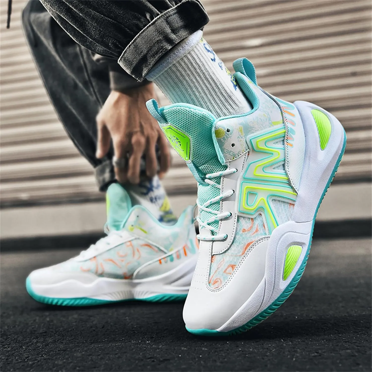 Men's Lace Up Basketball Shoes with Arch Support Fashion High-Top Breathable Sports Sneakers Running Walking Shoes