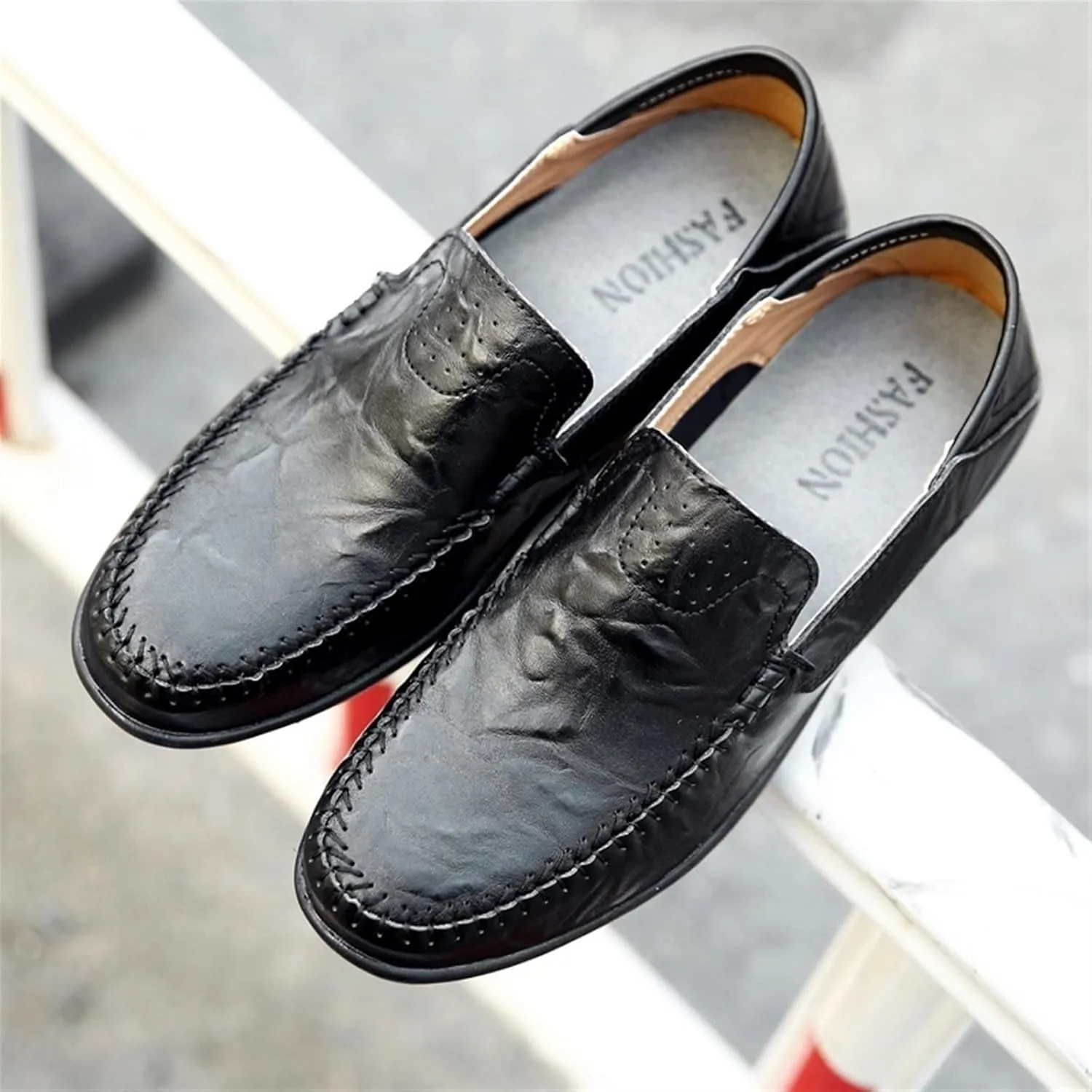 Men's Loafers Simple Moccasins Driving Shoes Leather Lightweight Comfortable Flexible Classic Slip-on
