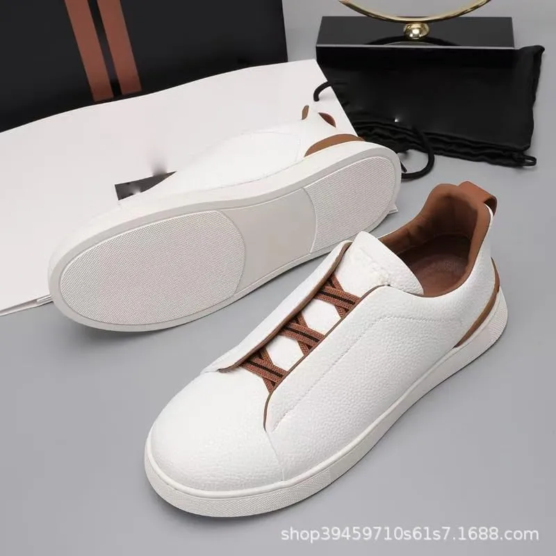 Men's Loafers Slip-On Shoes with Non-Slip Sole Casual Lightweight Slip on Walking Classic Easy-to-wear Unisex Sneakers