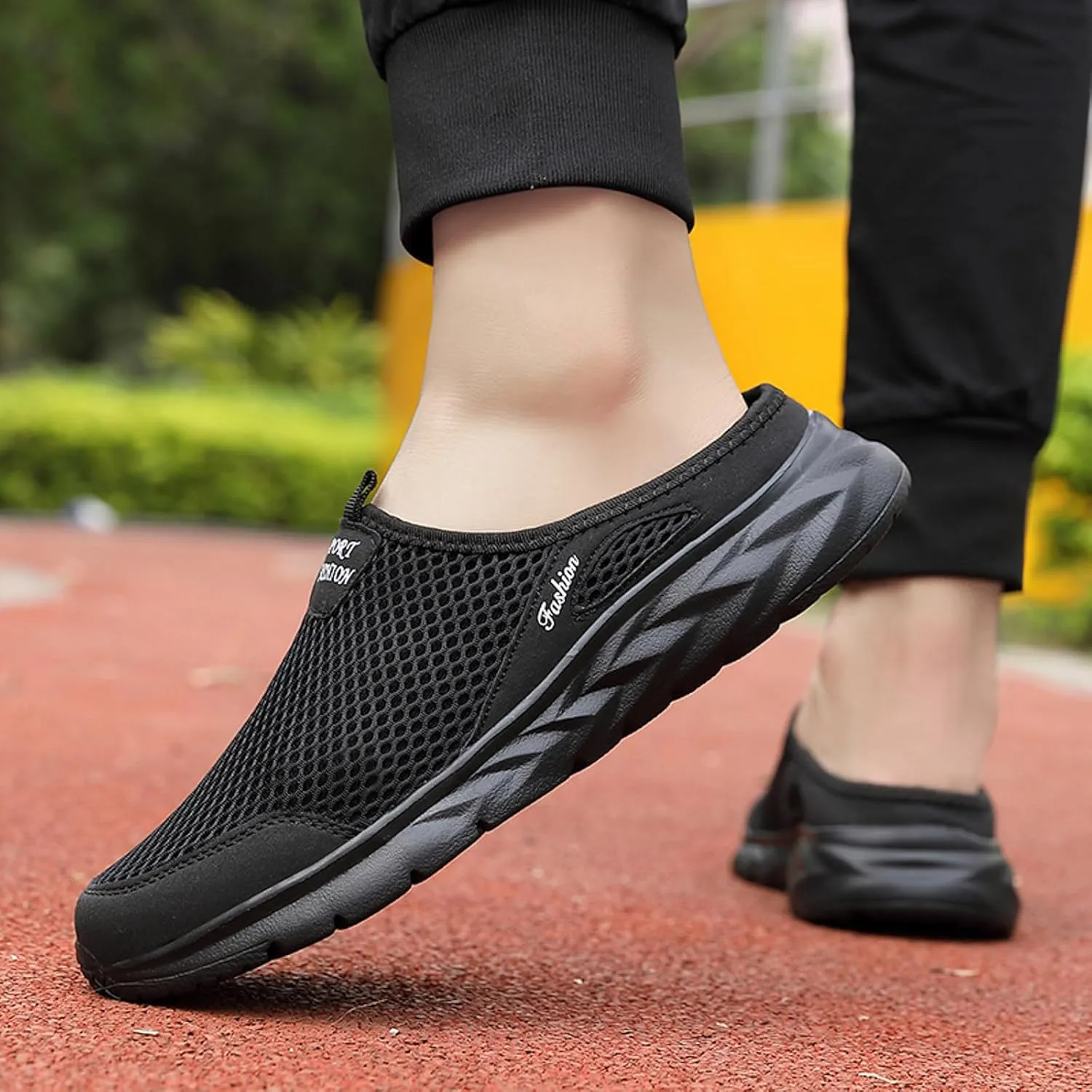 Men's Slip On Mesh Slippers Breathable Summer Shoes Lightweight Non Slip Beach Shoes Soft Flat Elderly Shoe