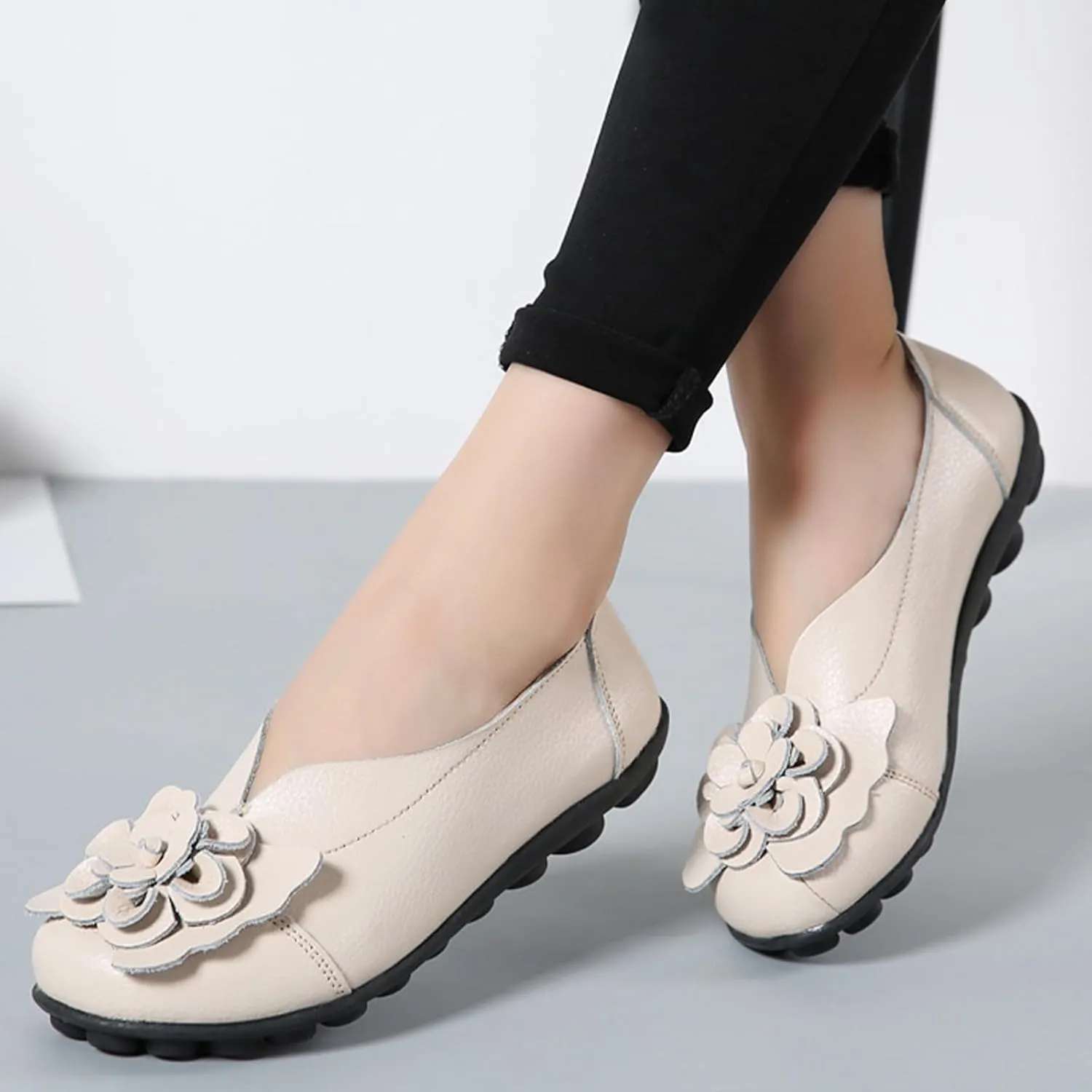 NEKGNL Women's Genuine Leather Flowers Loafers Comfortable Round Toe Soft Bottom Slip On Driving Flats Lightweight Non-Slip Mom Nurse Walking Shoes