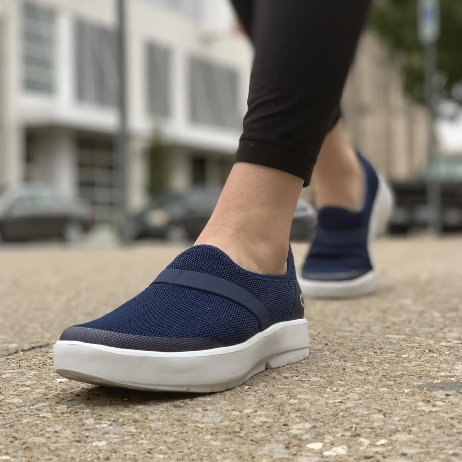 OOFOS OOmg Low Shoe - Lightweight Recovery Footwear - Reduces Pressure on Feet, Joints & Back - Machine Washable