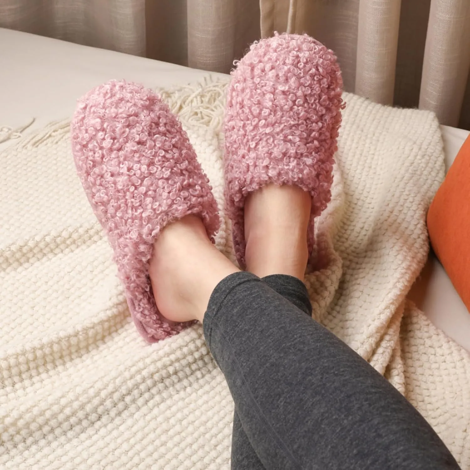 ULTRAIDEAS Women's Indoor Fuzzy Slippers, Ladies Lightweight Cozy Memory Foam House Shoes