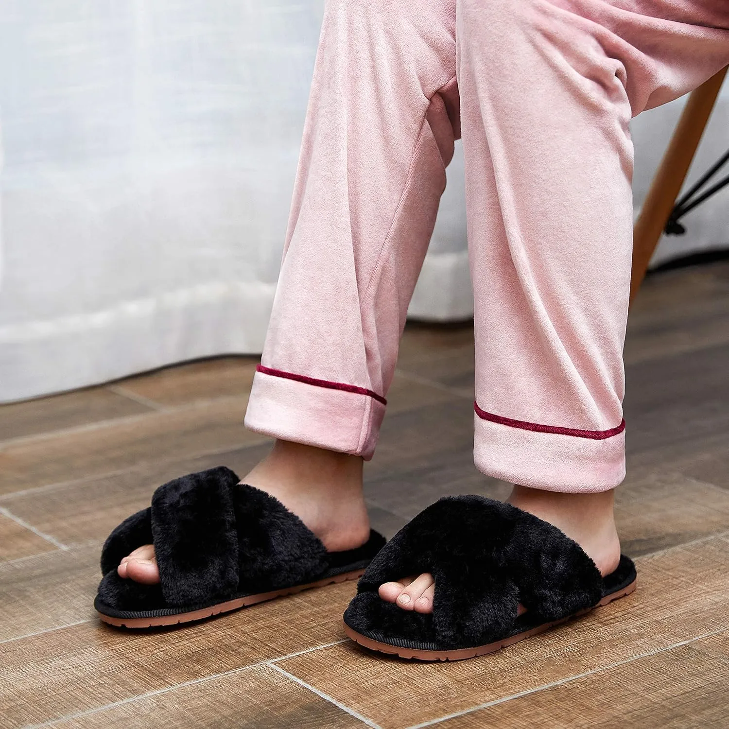 Vepose Women's 801 Cross Band Slippers, Soft Plush Furry Open Toe Fur Slides, Fuzzy Fluffy Slip on House Shoes Indoor Outdoor Slippers