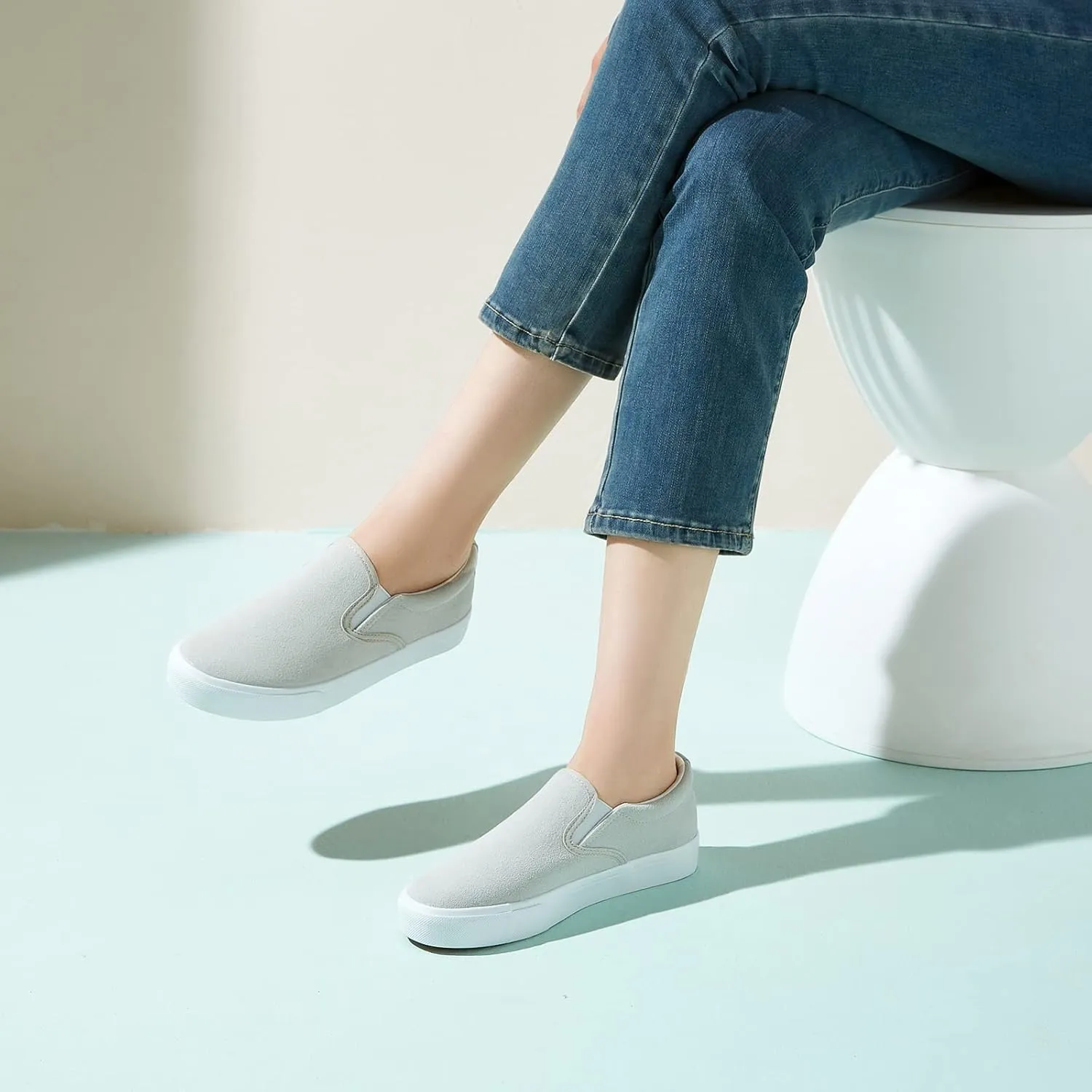 Women's Slip on Shoes Canvas Sneakers Loafers Non Slip Shoes Low Top Casual Shoes